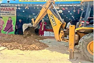 GHMC Action Against Tax Arrears in Chandanagar