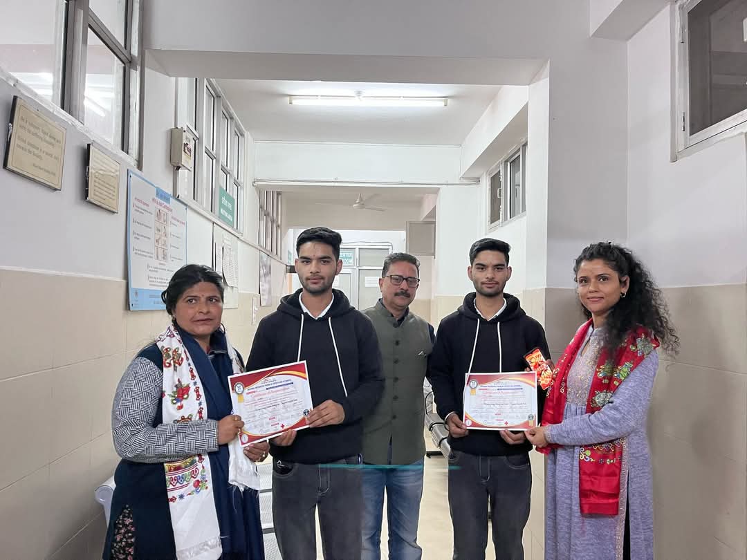रक्तदान की मुहिम से जुड़ रहे युवा
