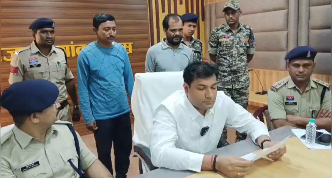 Inter state ganja smuggler arrested