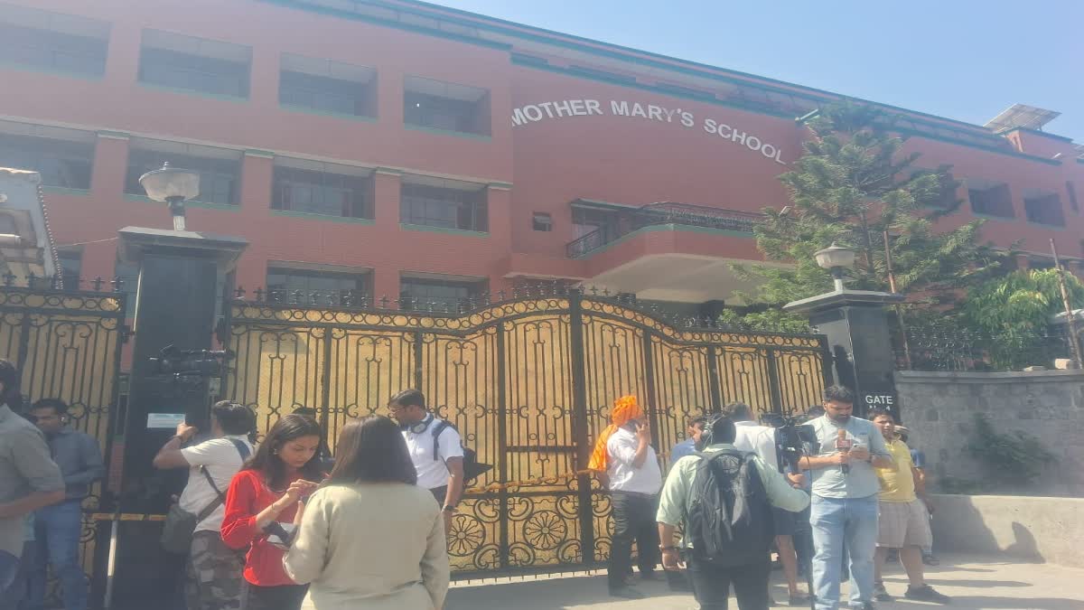 several schools including dps sanskriti school and amity received bomb threat in delhi