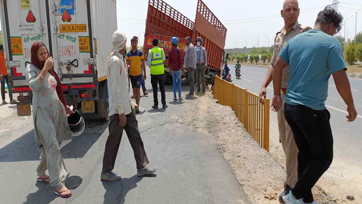 ग्रेटर नोएडा में दो सड़क हादसे,एक छात्रा की मौत