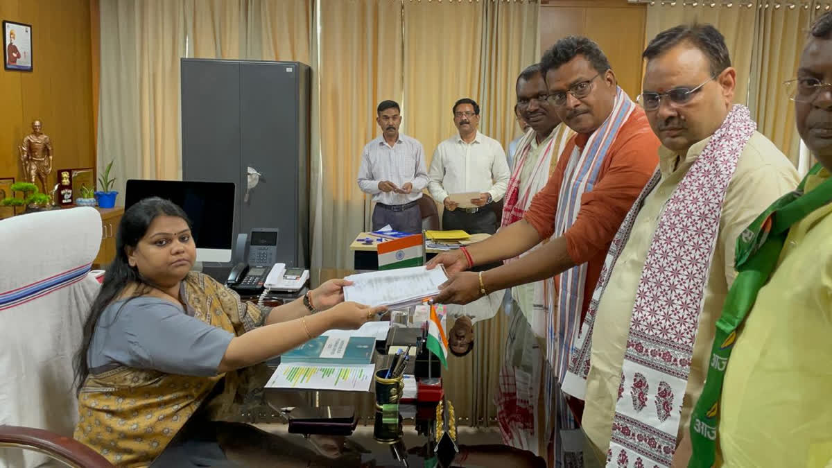 Manish Jaiswal filed nomination