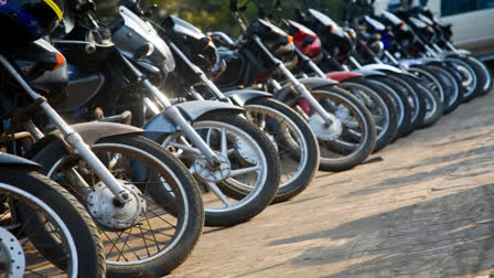 best-bikes-under- Fifteen-lakh-hero-honda-tvs-bajaj-yamaha-two-wheelers-under-one and half -lakh