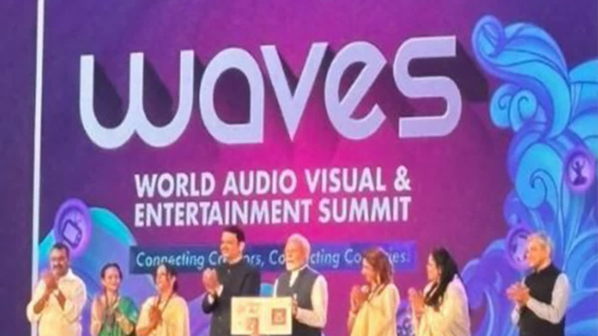 प्रधानमंत्री मोदी द्वारा ग्लोबल क्रिएटिव समिट के शुभारंभ पर बॉलीवुड वेव्स 2025 में एकजुट हुआ