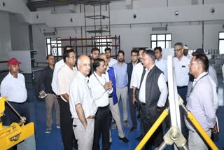 मुख्य सचिव मनोज कुमार सिंह ने लखनऊ में ब्रम्होस एयरोस्पेस प्रोजेक्ट का निरीक्षण किया.
