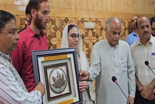پہلگام حملے میں جان نچھاور کرنے والے عادل کے بھائی کو دیا گیا تقرری نامہ