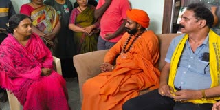 Pranavananda Swamiji Condolences to Chandrasekaran family