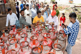 Oil Marketing Companies Reduce Prices Of Commercial LPG Cylinders By Rs 69.50
