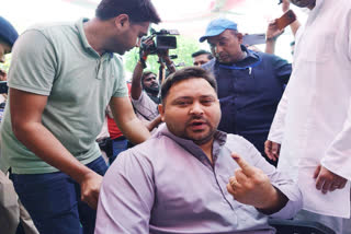 Tejashwi Yadav Hits Out at Prime Minister Modi; dubs his meditation as 'Photo Shoots'