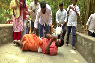 Pawan Kalyan Fan Special Prayers At Tirumala  For Pithapuram Win