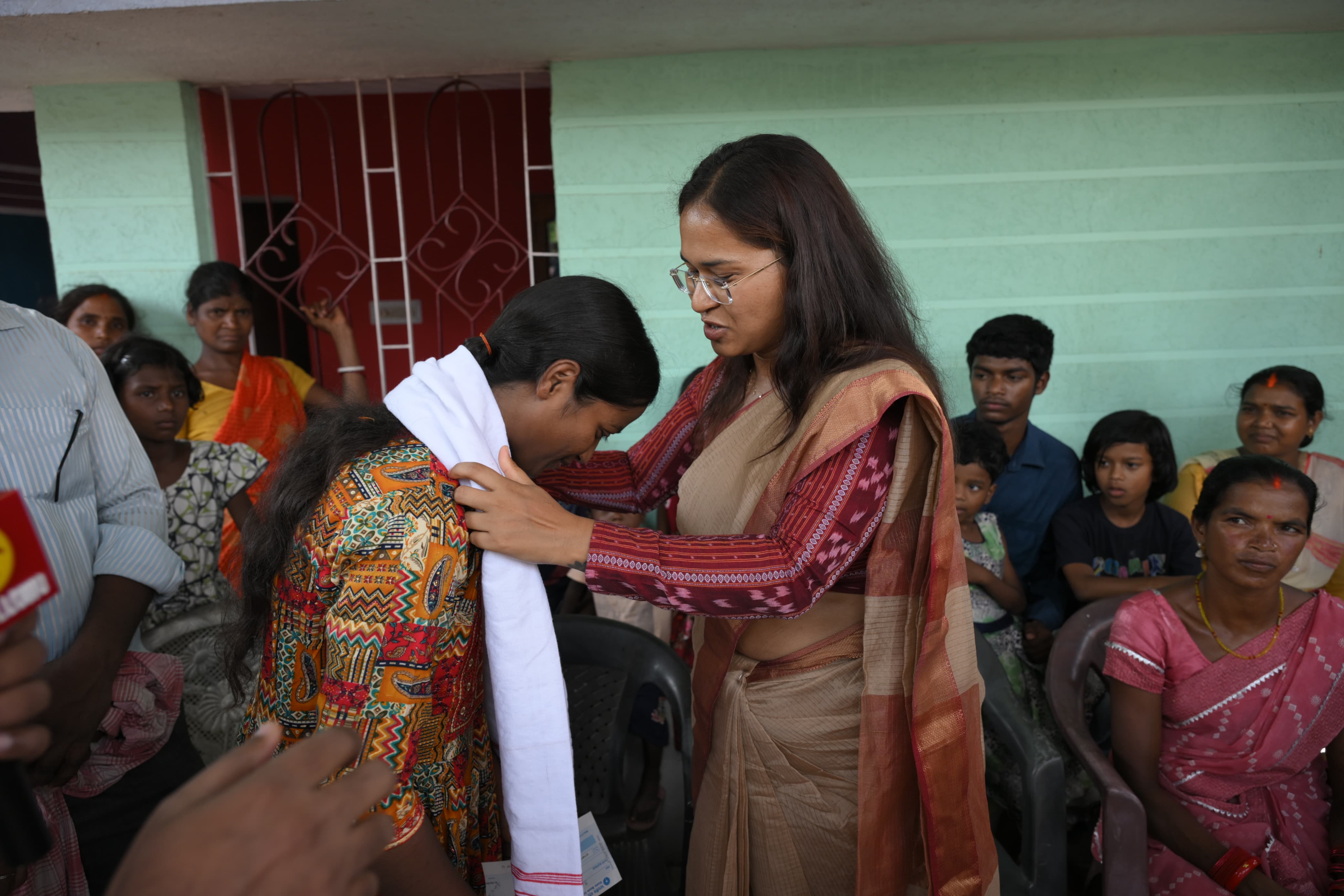 Student Rekha Tirkey honored by Agriculture Minister for good result in Commerce in JAC 12th result 2025