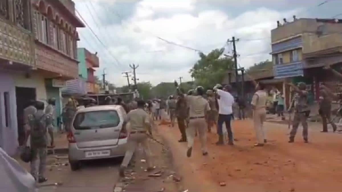 section 144  Prohibitory orders  Prohibitory orders imposed in dhanbad  clashes broke out in dhanbad  e riksha battery stolen  നിരോധനാജ്‌ഞ  ധൻബാദിൽ നിരോധനാജ്‌ഞ  ബാറ്ററി മോഷണവുമായി ബന്ധപ്പെട്ട് സംഘർഷം  സംഘർഷം