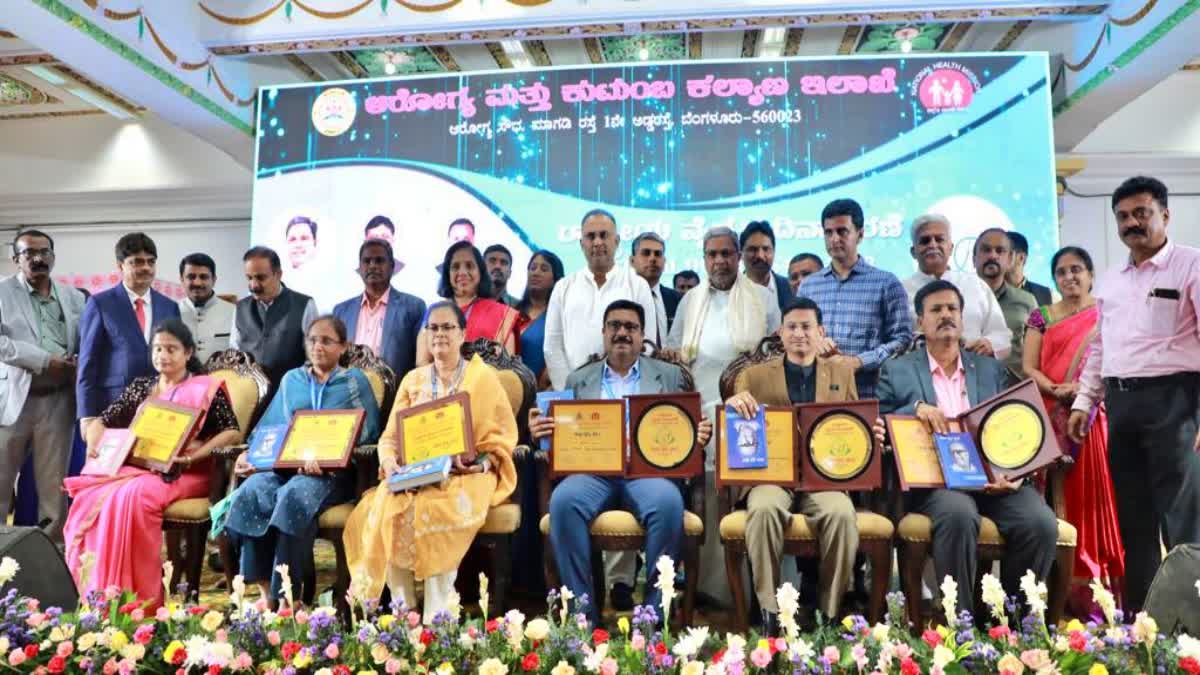 CM Siddaramaiah distributed the award to the doctors on the occasion of National Doctor's Day.