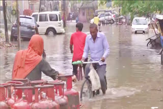 Heavy rains cause water-logging in Patna streets; 13 struck dead by lightning in Bihar