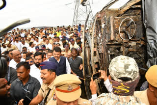 Buldhana mishap: Maharashtra Chief Minister, Deputy CM visit accident spot