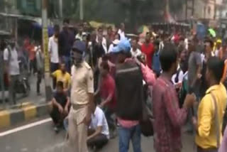 Bihar Police lathi-charge CTET aspirants protesting against ending of domicile rule in recruitments