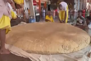 Mahabhog of 2,700 kg bread was offered to Siddha Peeth Balaji Temple in Sikar