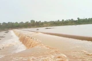 Rajkot Rain: મોજ ડેમના દરવાજા ખોલાતા ગઢાળા ગામનો મુખ્ય રસ્તો બંધ, લોકોને મુશ્કેલી વધી