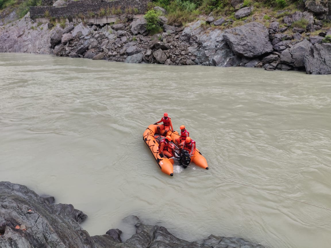 jagraj dandi washed away in ganga