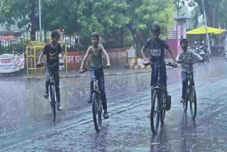 up today weather update 1 july 2024 uttar pradesh monsoon update live aaj ka mausam kaisa hai barish imd rain alart 50 district rain alart kanpur meerut lucknow agra praygraj ayodhya etawa today tamprature hindi