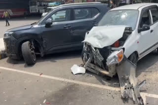 Two cars collided on Jalandhar-Amritsar highway, three people were injured