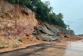 LANDSLIDE ON NATIONAL HIGHWAY  മുക്കാളി ദേശീയപാതയിൽ മണ്ണിടിച്ചിൽ  കോഴിക്കോട് മഴക്കെടുതി  KOZHIKODE NEWS