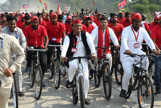 AKHILESH YADAV  BIRTHDAY  SP CHIEF BIRTHDAY FETE  SP Chief Is Than Rahul And Yogi