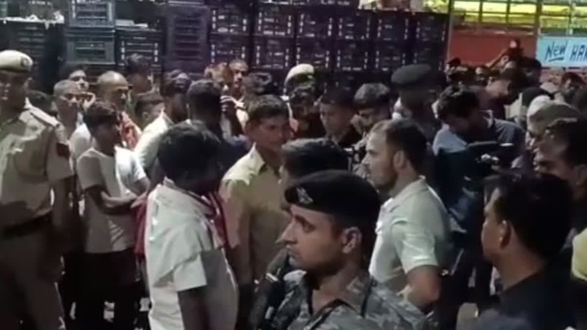 Rahul Gandhi reached Azadpur vegetable market early in the morning, talked about rising prices