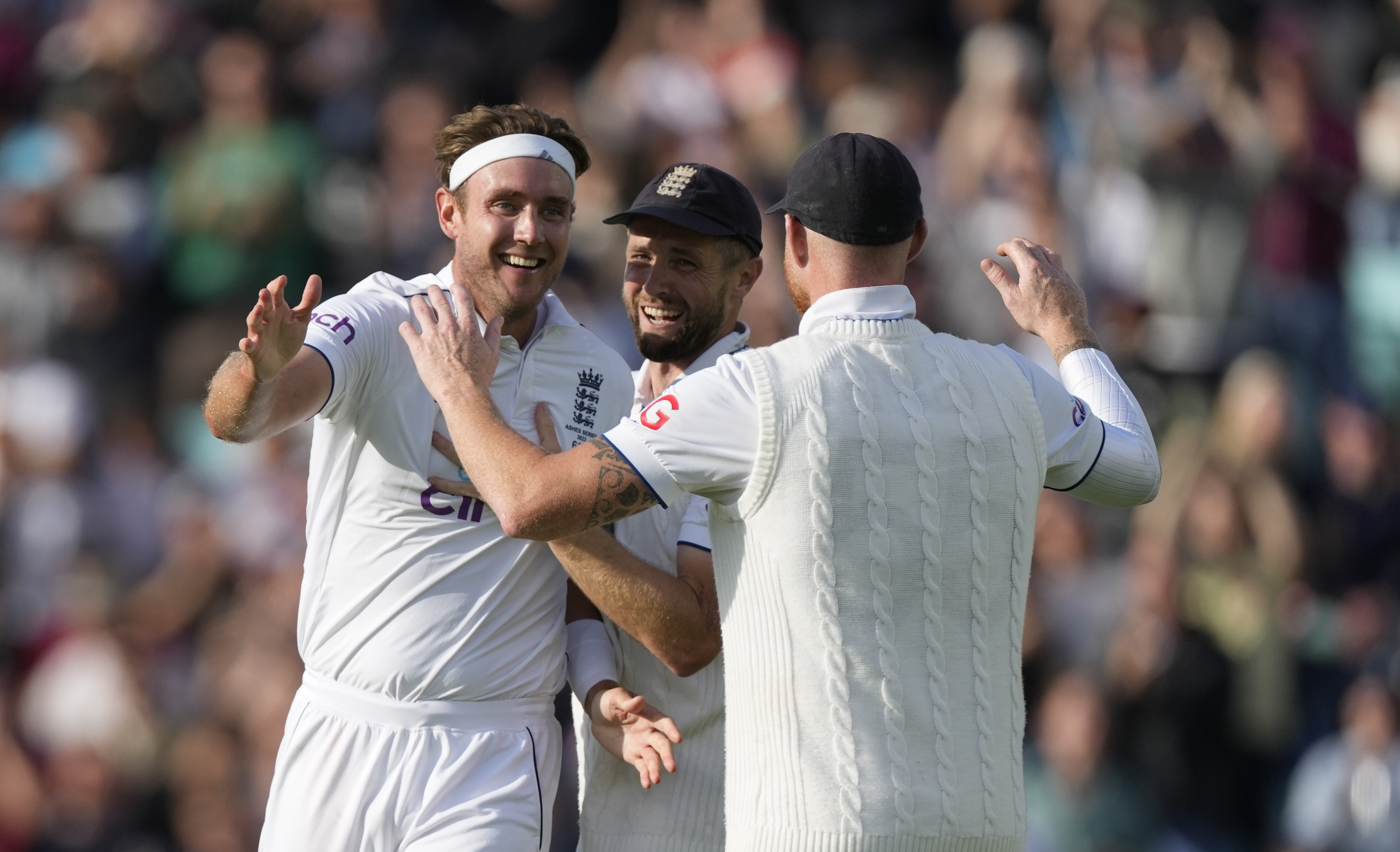 Wearing his familiar white headband, Stuart Broad roared in — knees pumping — to send down one last delivery in his brilliant cricket career.  Broad, one of England's greatest-ever players, wasn't going to let this moment pass him by. Not in the final test of an Ashes series, the kind of match this 37-year-old pace-bowling warrior has lived for.