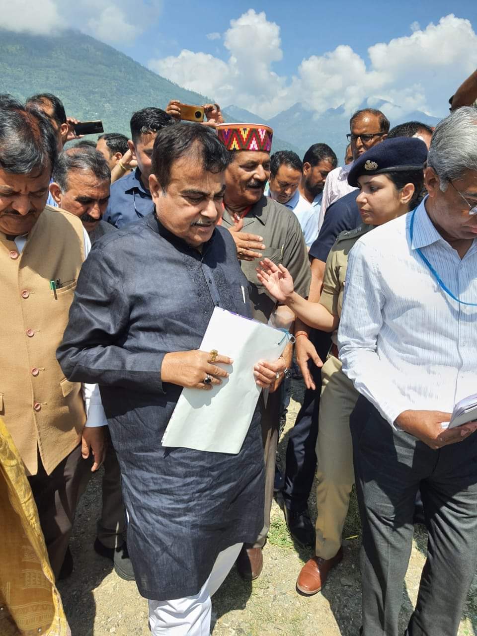 nitin gadkari kullu visit