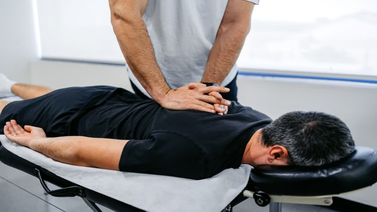 BONE JOINTS AND SPINAL CORD PAIN RELIEF THROUGH CHIROPRACTIC THERAPY