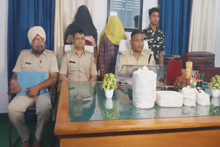 Police arrested two smugglers with opium and brown sugar in Chatra