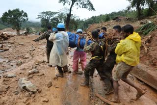 ASCERTAIN THE NUMBER OF LIVING  REVENUE DEPARTMENT  LANDSLIDE RESCUE OPERATION  വയനാട്‌ ഉരുള്‍പൊട്ടല്‍