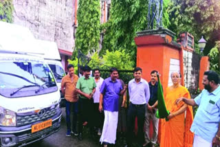 WAYANAD LANDSLIDES  VICTIMS RECEIVED HELP IN KOZHIKODE  KOZHIKODE ADMINISTRATION HELPS  വയനാട്‌ ഉരുൾപൊട്ടല്‍ ദുരിത ബാധിതര്‍