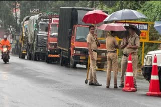 WAYANAD LANDSLIDE  താമരശേരി ചുരത്തിൽ യാത്രാ നിരോധനം  LATEST NEWS IN MALAYALAM  LORRIES STOPPED AT THAMARASSERYPASS