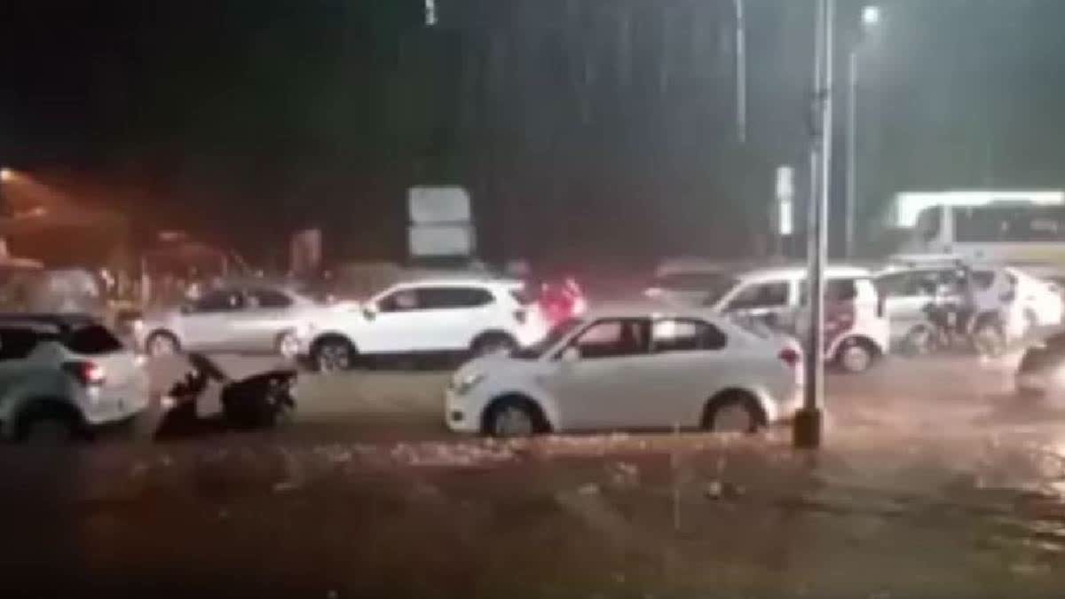 Rain lashes Bengaluru, Mandya, Ramanagara; roads waterlogged, traffic disrupted