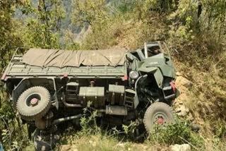 CRPF vehicle overturns in Central Kashmir's eight personnel injured