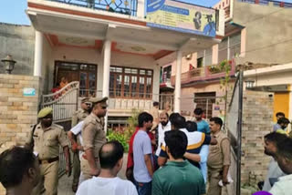 Union Minister of State Kaushal Kishore  kaushal kishores sons friend shot dead  Shootout in Center minister  ಕೇಂದ್ರ ಸಚಿವರ ಮನೆಯಲ್ಲಿ ಗುಂಡಿನ ಸದ್ದು  ಸೆಂಟ್ರಲ್​ ಮಿನಿಸ್ಟರ್​ ಪುತ್ರನ ಸ್ನೇಹಿತ ಸಾವು  ಮೂವರು ಪೊಲೀಸರು ವಶ  ಉತ್ತರಪ್ರದೇಶದಲ್ಲಿ ದಾರುಣ ಘಟನೆ  ಕೇಂದ್ರ ಸಚಿವರೊಬ್ಬರ ಮನೆಯಲ್ಲಿ ಶೂಟೌಟ್​ ಕೇಂದ್ರ ಸಚಿವನ ಪುತ್ರನ ಸ್ನೇಹಿತ  ಶೂಟೌಟ್​ ಪ್ರಕರಣ ಸಂಚಲನ ಕೇಂದ್ರ ರಾಜ್ಯ ಸಚಿವ  ಶೋರ್ ಅವರ ಮನೆಯಲ್ಲಿ ಯುವಕನ ಶವ ಪತ್ತೆ