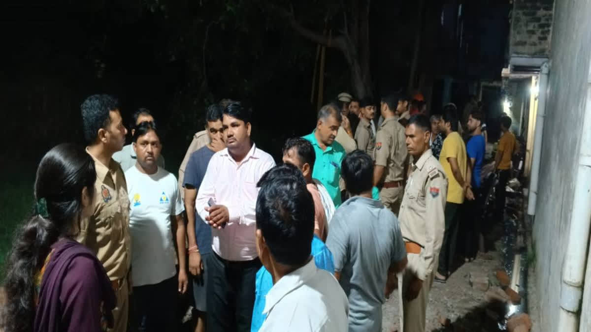 A major incident occurred in Tajnagri late Sunday evening when the wall of District Magistrate (DM) Bhanuchandra Goswami's residence collapsed suddenly.