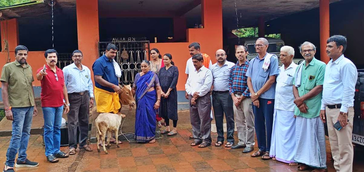 Chief Secretary Shalini Rajneesh brought Malenadu Gidda breed cow to Home from Sullia