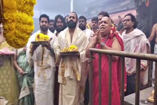 jr-ntr-offered-special-pooja-to-kollur-mookambika-today