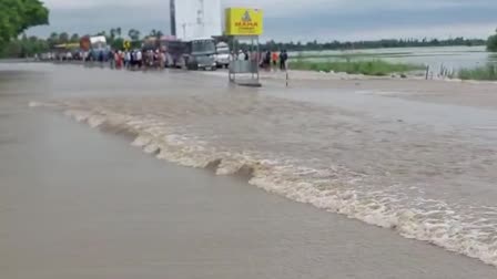 Traffic Jams Between AP and Telangana