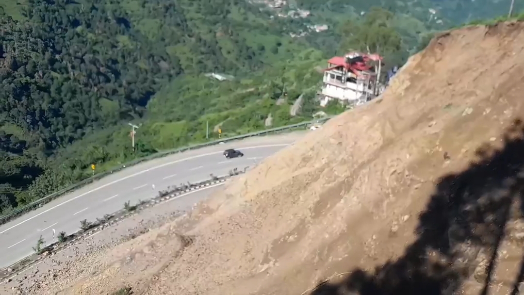 Landslide in Waknaghat