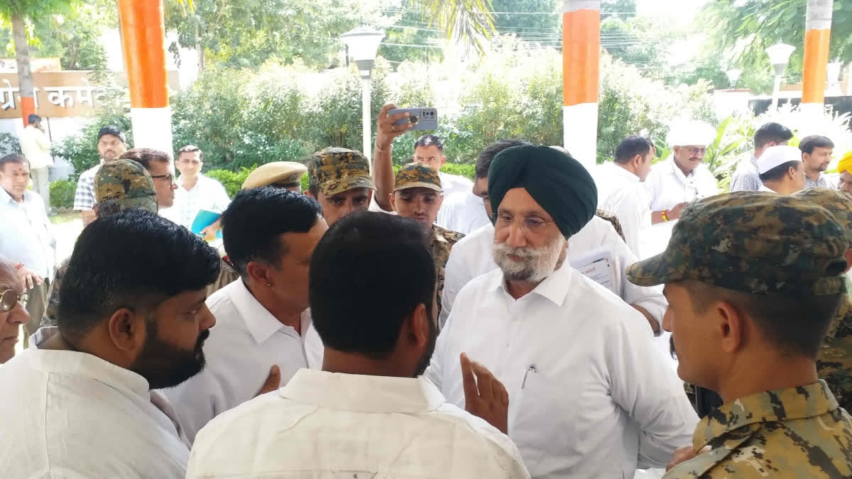 Taking a dig at Prime Minister Narendra Modi, Rajasthan Congress in-charge Sukhjinder Singh Randhawa alleged that the issue of Khalistan, which did not internationalised during the time of terrorism, was hogging the limelight for the wrong reasons due to Modi, after defaming Muslims, and now he is after Sikhs.