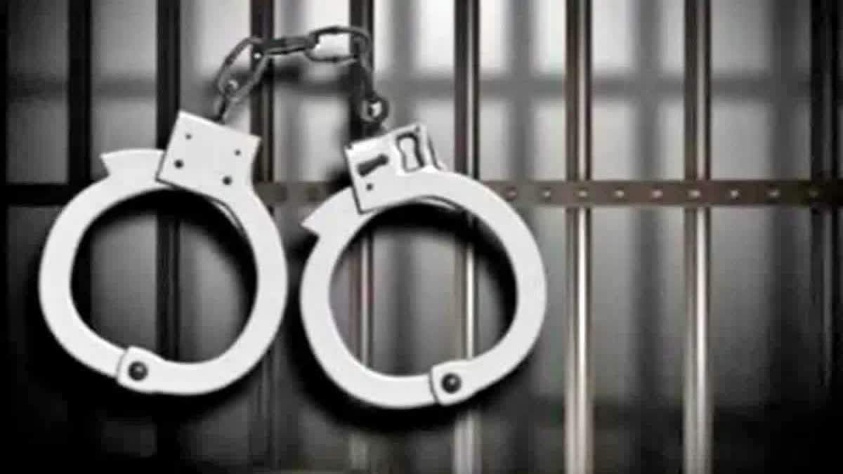 blackmail-of-married-woman-by-using-sexually-accused-arrested-in-karwar