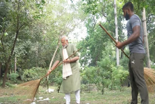 Bharat responds to PM's call for 'nation-wide Swachhata Shramdaan'