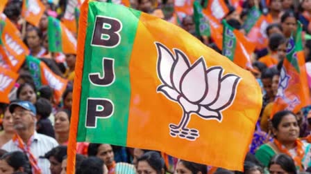 Etv Bharat BJP CEC Meet  PM Modi at BJP Headquarters  BJP Meeting  പ്രധാനമന്ത്രി നരേദ്ര മോദി  ബിജെപി കേന്ദ്ര തെരഞ്ഞെടുപ്പ് കമ്മിറ്റി  ജെപി നദ്ദ