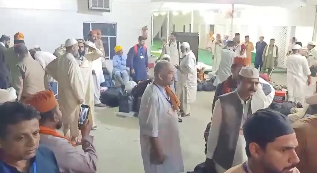 107 pilgrims left for Pakistan