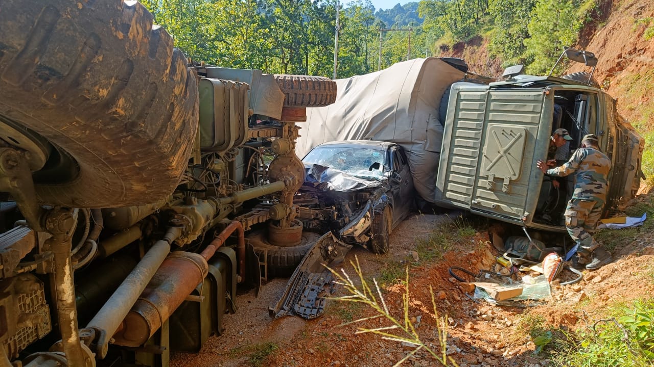 Three army trucks overturned on road in Pithoragarh Three soldiers injured