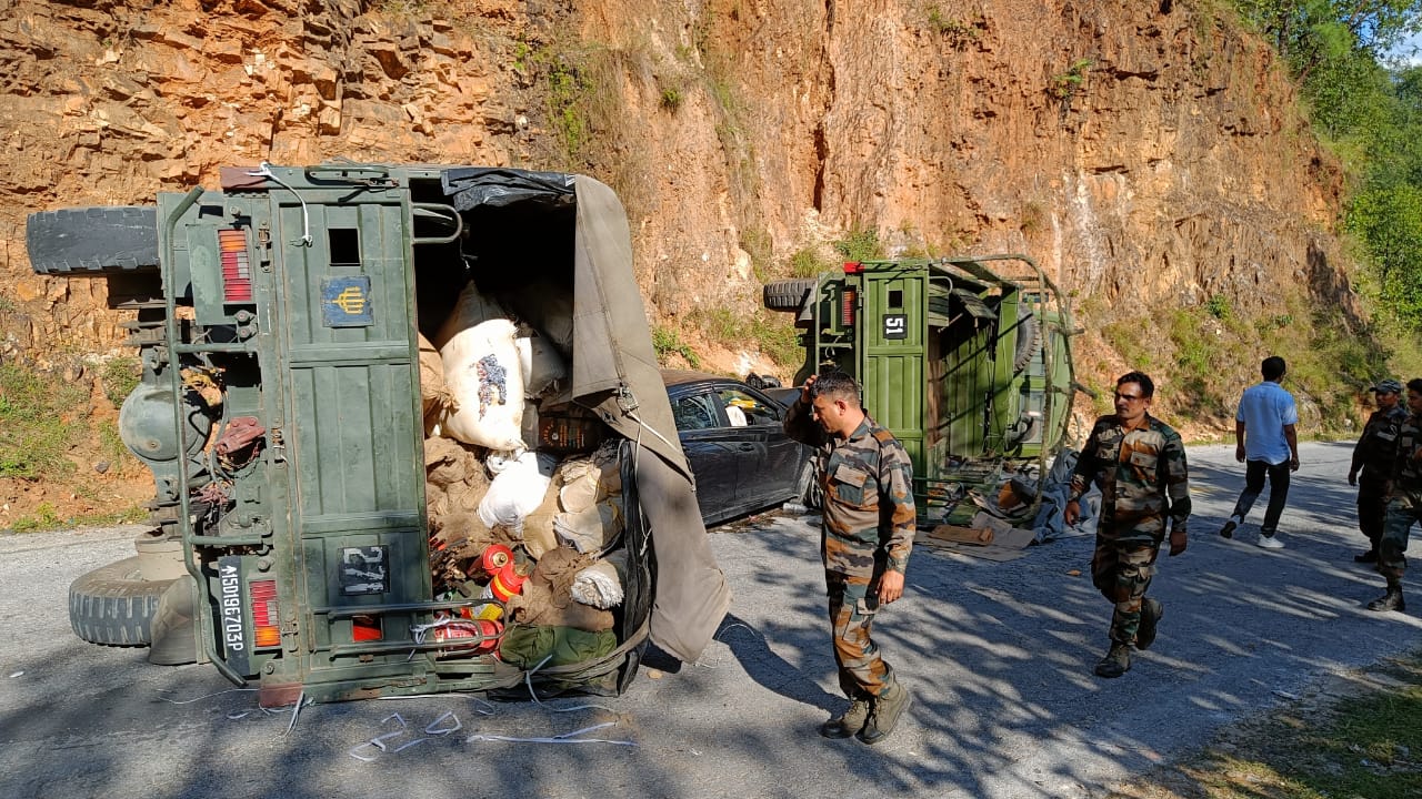 Three army trucks overturned on road in Pithoragarh Three soldiers injured